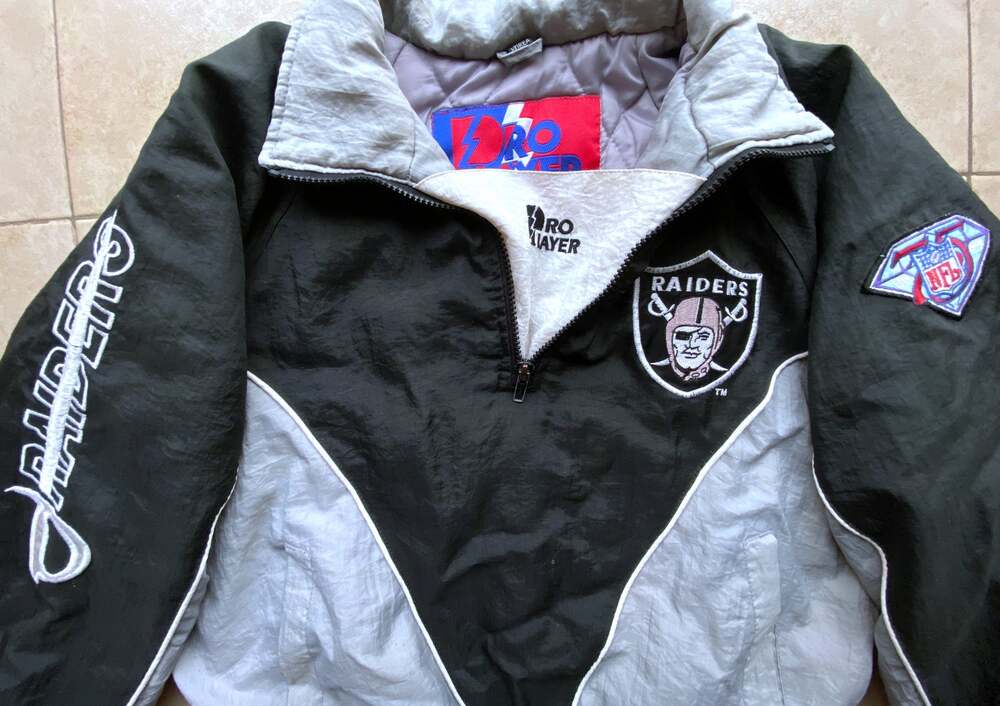 LA Raiders 1994 PROPLAYER puffer Pullover SWORD jacket S ythL blk silver NFL vtg